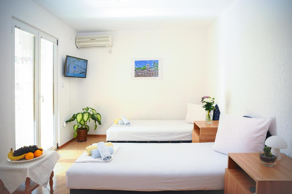 Budva Inn Guest House Room photo